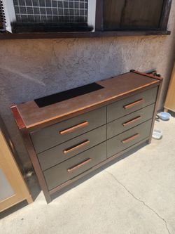 Dresser great condition