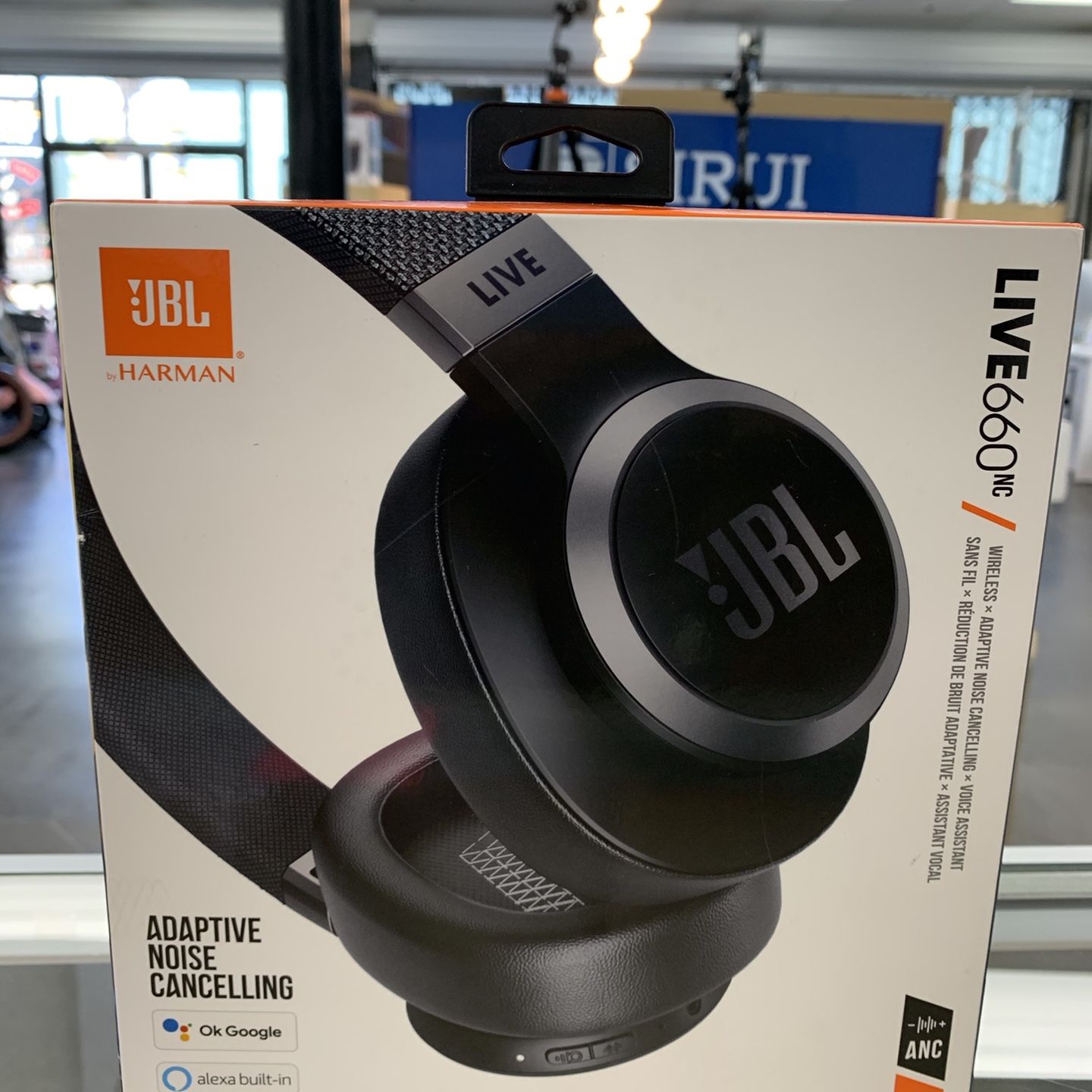  JBL Live 660NC Noise-Canceling Wireless Over-Ear Headphones (Black)