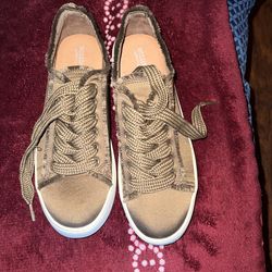 Woman Shoes
