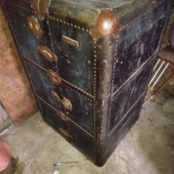 18th Century Travel Trunk Complete 