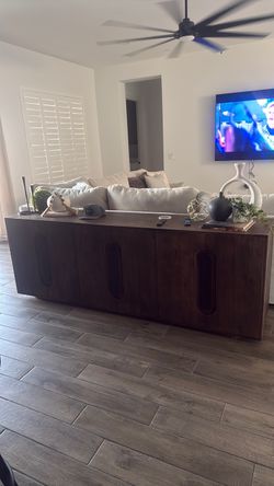 Solid wood consol