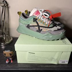 Men’s Off White Sneakers Size 12 Used