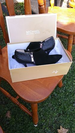 Zapatillas de mujer Michael kors. 8 y medio
