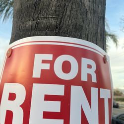 Se Renta Una Recámara Con  Baño En Fontana 