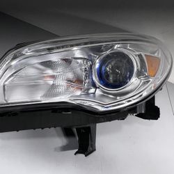 2013 - 2017 BUICK ENCLAVE OEM DRIVER LEFT HID XENON HEADLIGHT LAMP ASSEMBLY