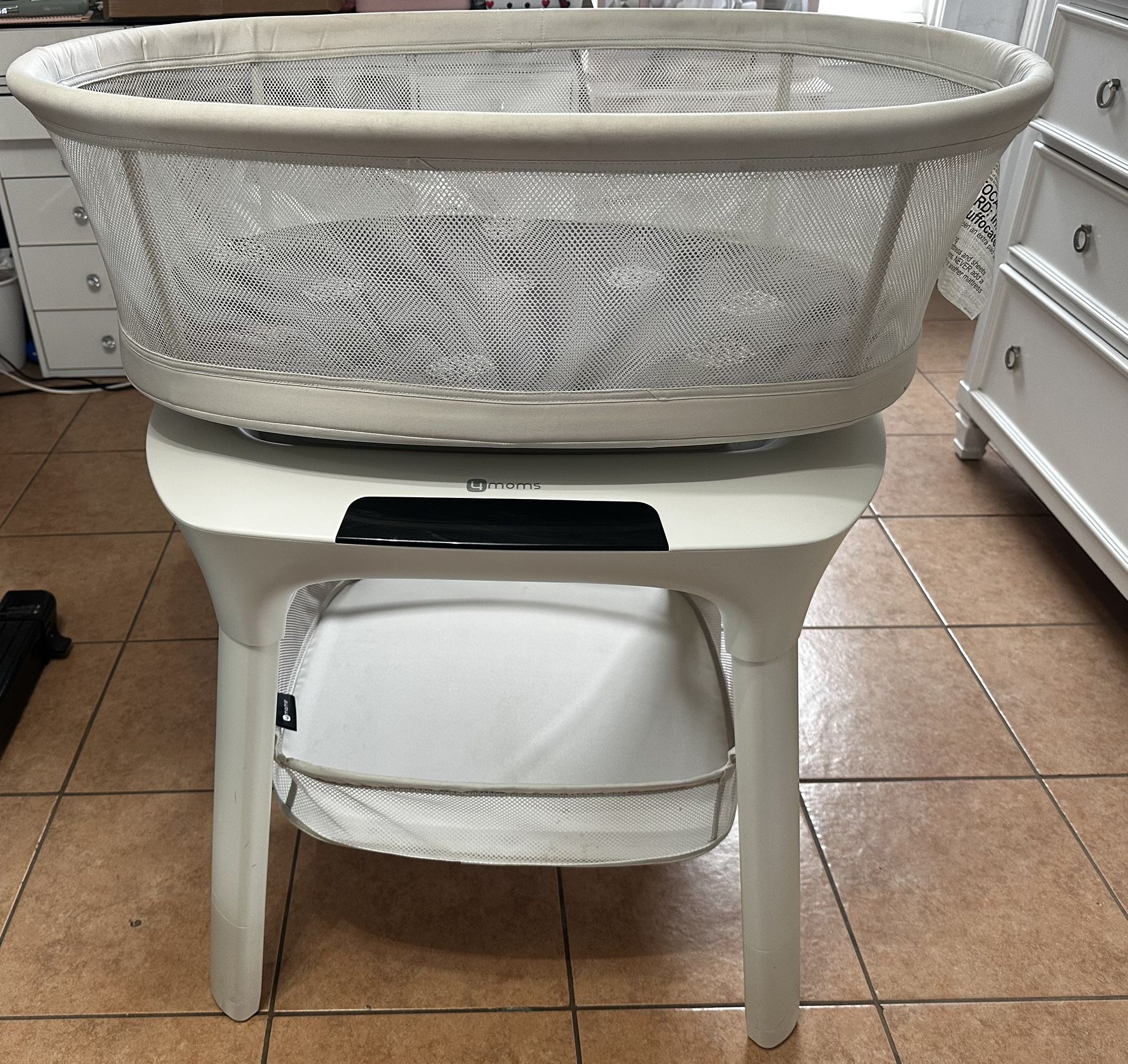4 Moms Bassinet