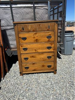 Dresser