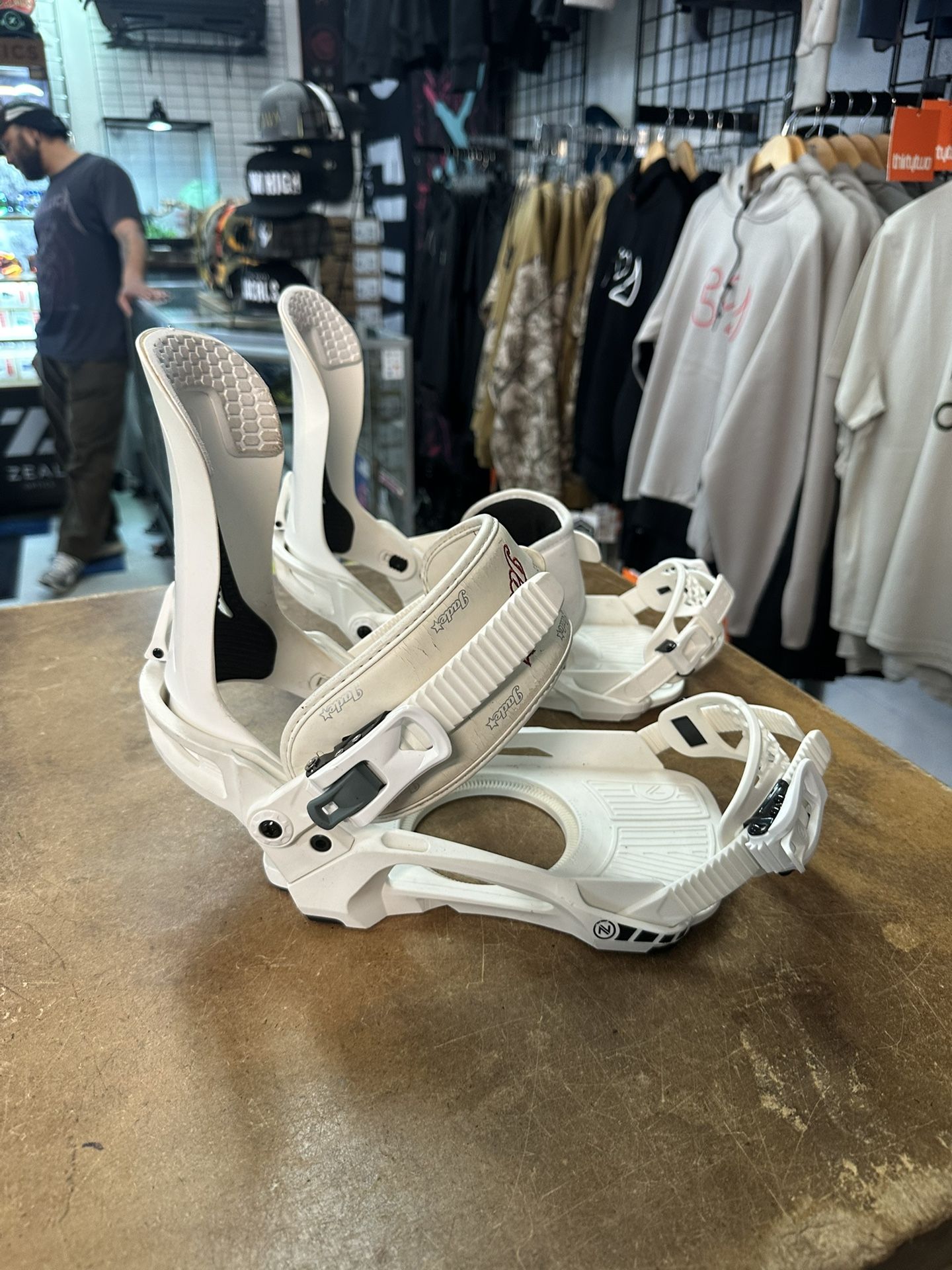 2026 Nidecker large snowboard, Bindings Certified With Warranty Located At Sin City Snowboards