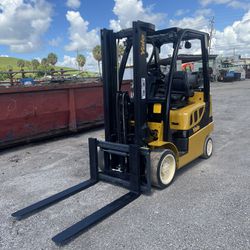 Yale Forklift GLC060VX 5,000 Lbs. Capacity 