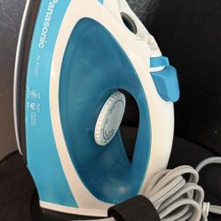 Panasonic P-300T Steam Iron – Reliable Home Ironing Appliance – Excellent Condition