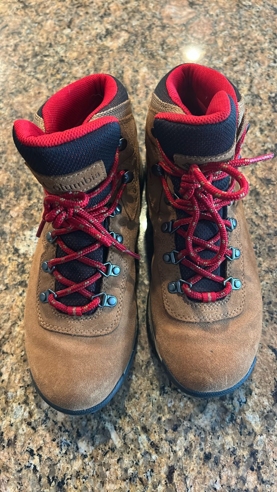Columbia Women’s Hiking Boots 9.5