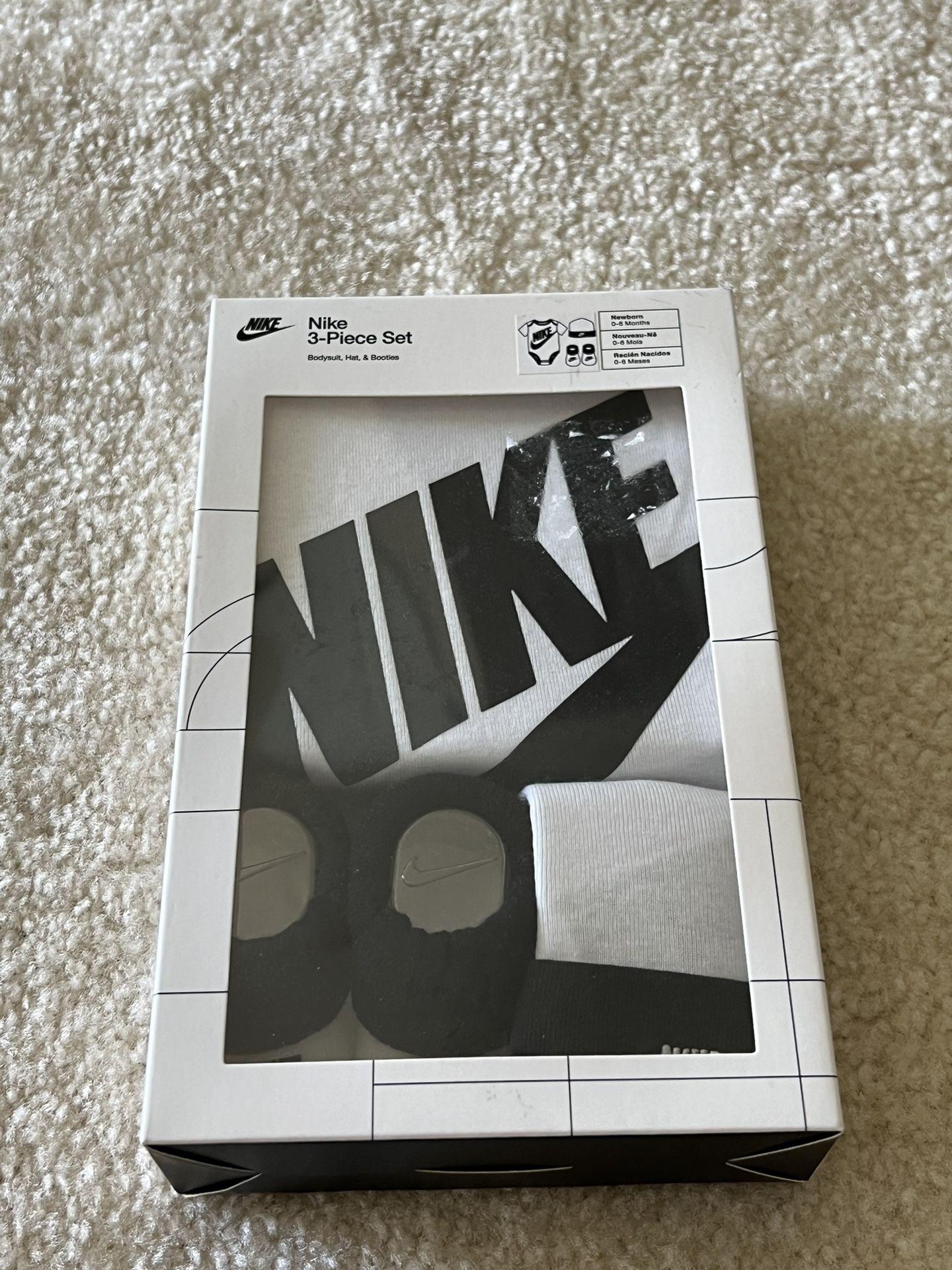Nike 3 Piece Set - New