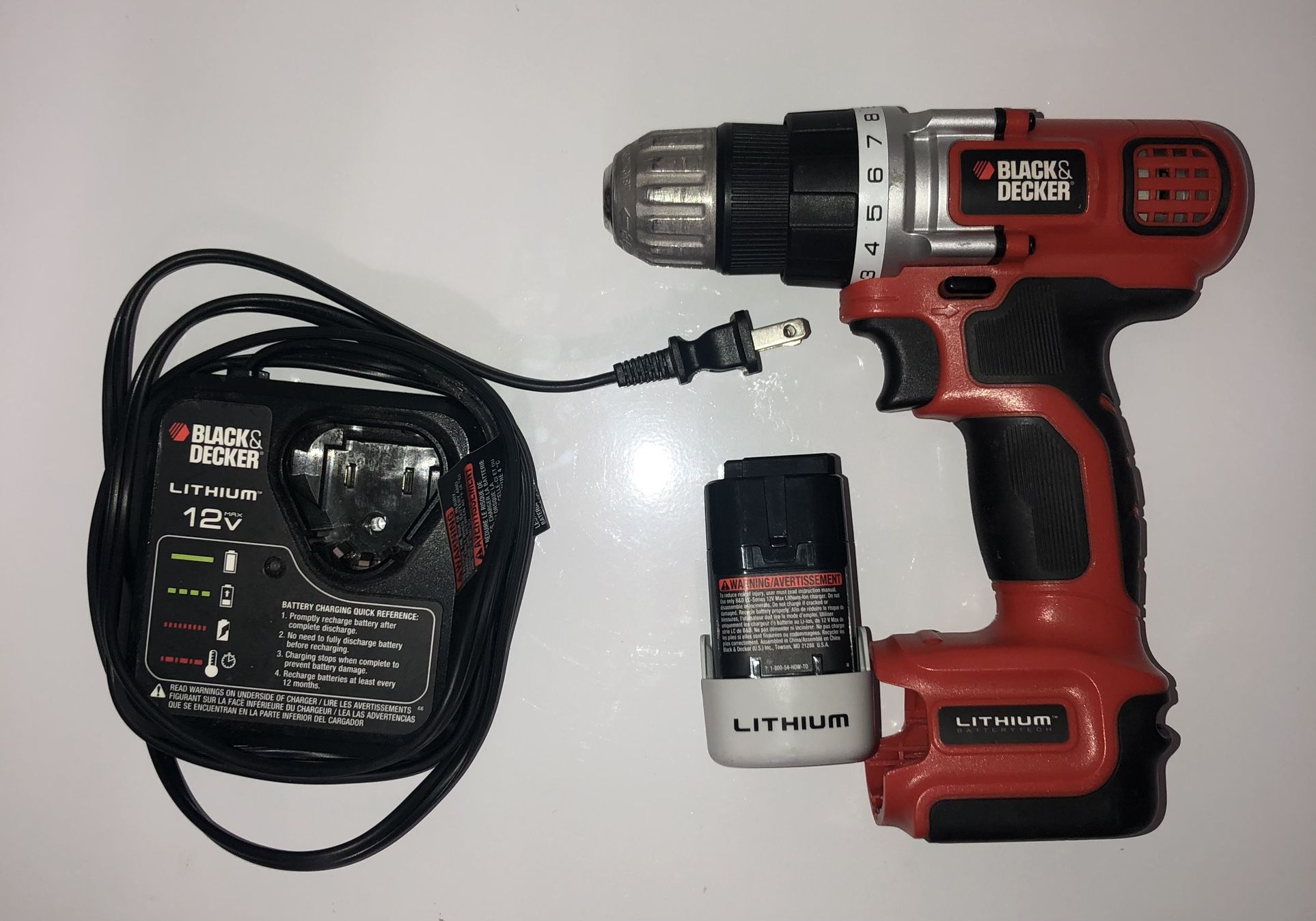 Black and Decker 12V Drill LDX112 w/ 12V Battery & Charger. Used/good.