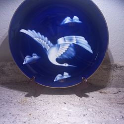 Vintage Japanese Nyazan Jakuzan Crane  Conbalt  Blue Decorative  10" Pedestal Plate