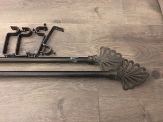 Two pairs of curtain rob