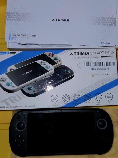 TRIMUI SMART PRO GAMING HANDLED