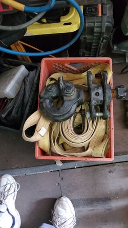 Rotating pintel hook hitch