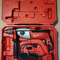 Milwaukee 1/2 in. Heavy-Duty Hammer Drill