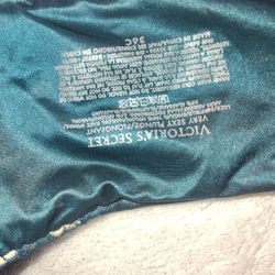 Victoria's Secret Very Very Sexy Plunge Push-up Lace Front Teal Color