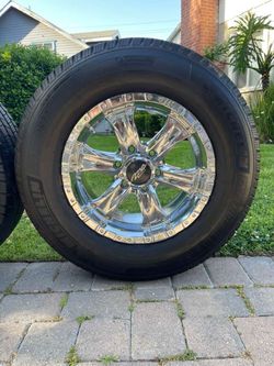 6 Lug Nut Rims & TIRES/ Rines & LLANTAS De 6 birlos (6x5.5) Size: 17” VERY LIGHT