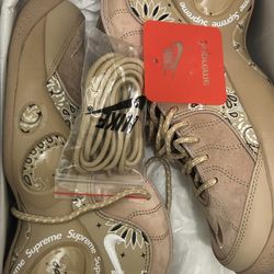 Size 10.5 $$$175