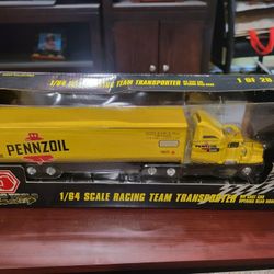 Collectable PENNZOIL car Hauler 