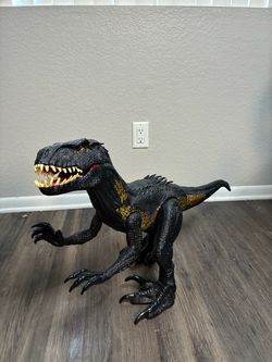 Mattel Jurassic World Super Colossal Indoraptor (HKY14)
