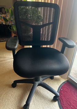 Ergonomic office chair