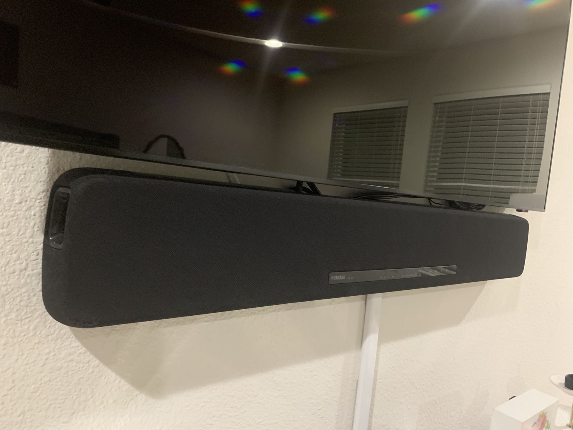 Yamaha Soundbar with Built in Subwoofer