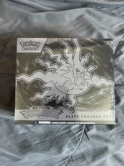Pokémon center pitch black ETB