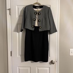Women’s Business Suit/dress Size 12 Petite 