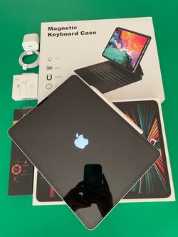 2TB Apple IPad Pro 12.9” 5th Generation ( M1 chip / 2024GB) WiFi + cellular (5G/Unlocked) with keyboard, pen &  Accessories