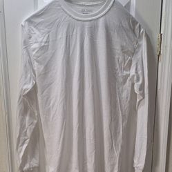 (BB - 44)   GILDAN WHITE LONG SLEEVE T-SHIRT 