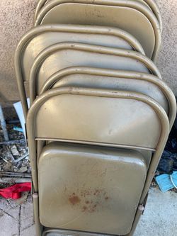 Folding used chair 8 total pick up in Perris