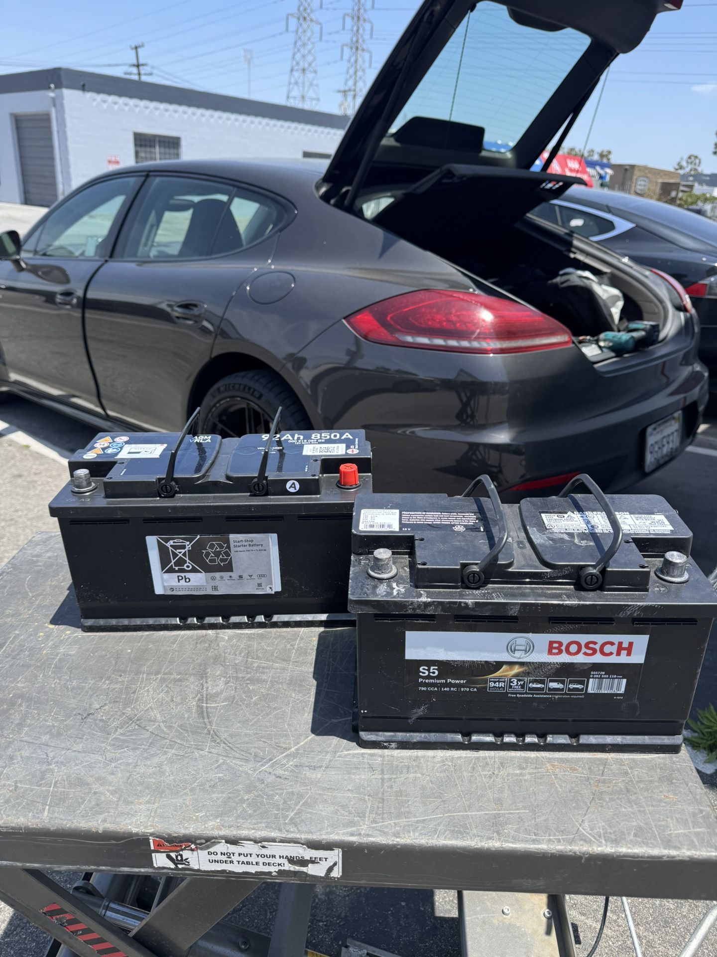 porsche Hybrid S E Plug in - Li ion battery - 12 v battery available