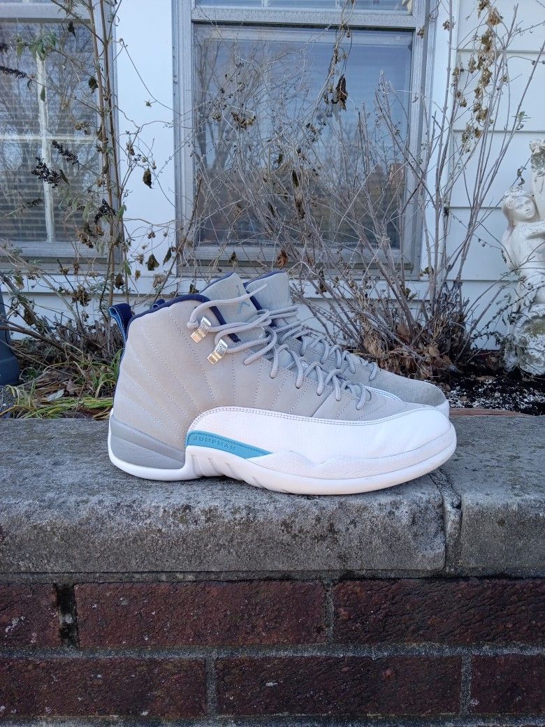 Jordan 12 University Blue Size 11 