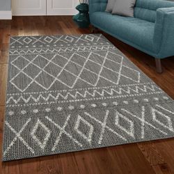 Outdoor & indoor rug brand new 8x10 & 5x7