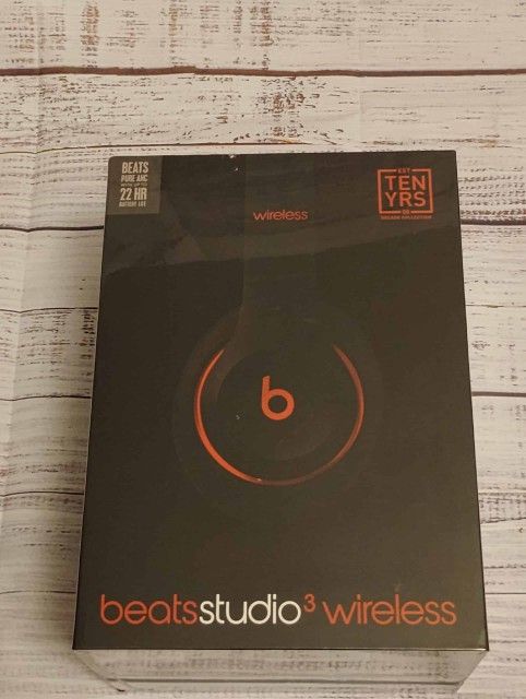 Studio Wireless Black/Red