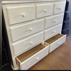 CÓMODA DE MADERA DE PINO COLOR BLANCA($429 Other Colors)