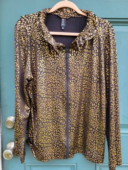 Berek Women's XL Black Gold Animal Print Zip Top Wired Collar Stretch
