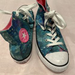 Converse Girl’s size 4 hi top sneakers - brand new. Check out the pictures