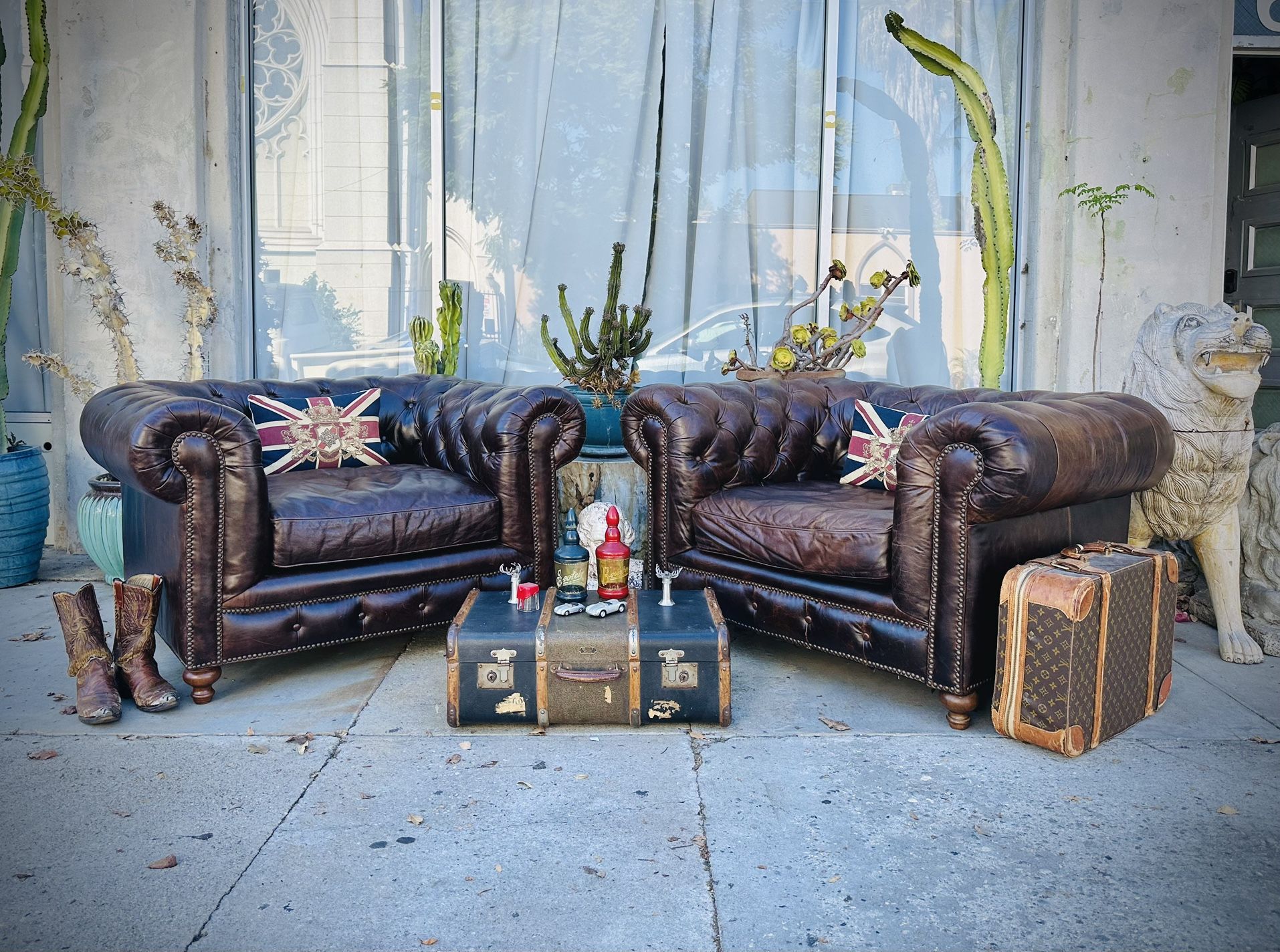 Two Vintage Espresso Brown Leather Kensington Chairs tufted Chesterfield lounge set!👀😍