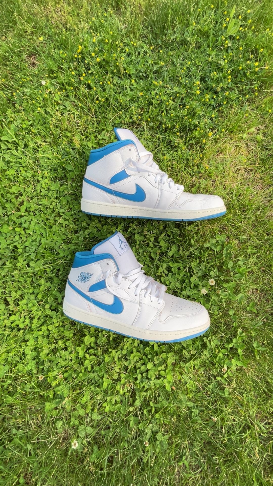 Air Jordan 1 Mid “University Blue”
