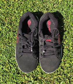Heelys Skate Shoe Black & Red Size 3 Style HES10435