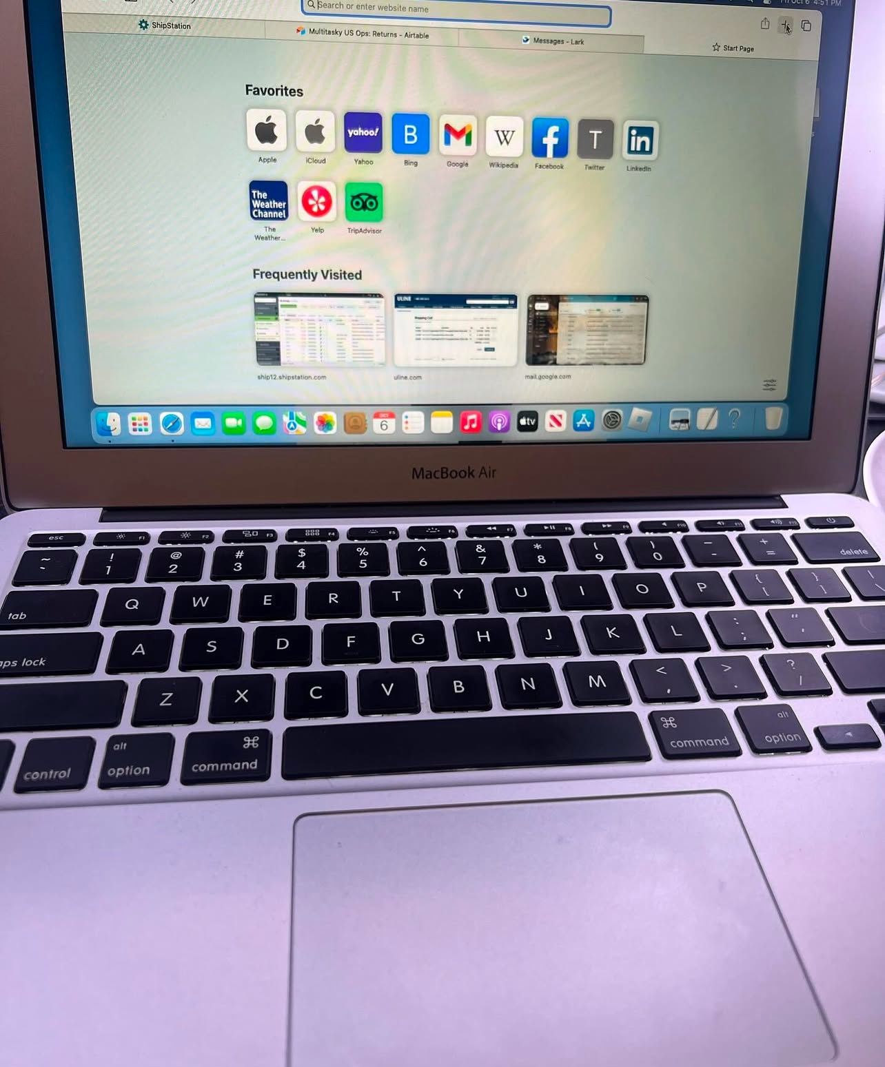 Apple MacBook Air 11.6" Laptop 1.6GHz Intel i5 4GB