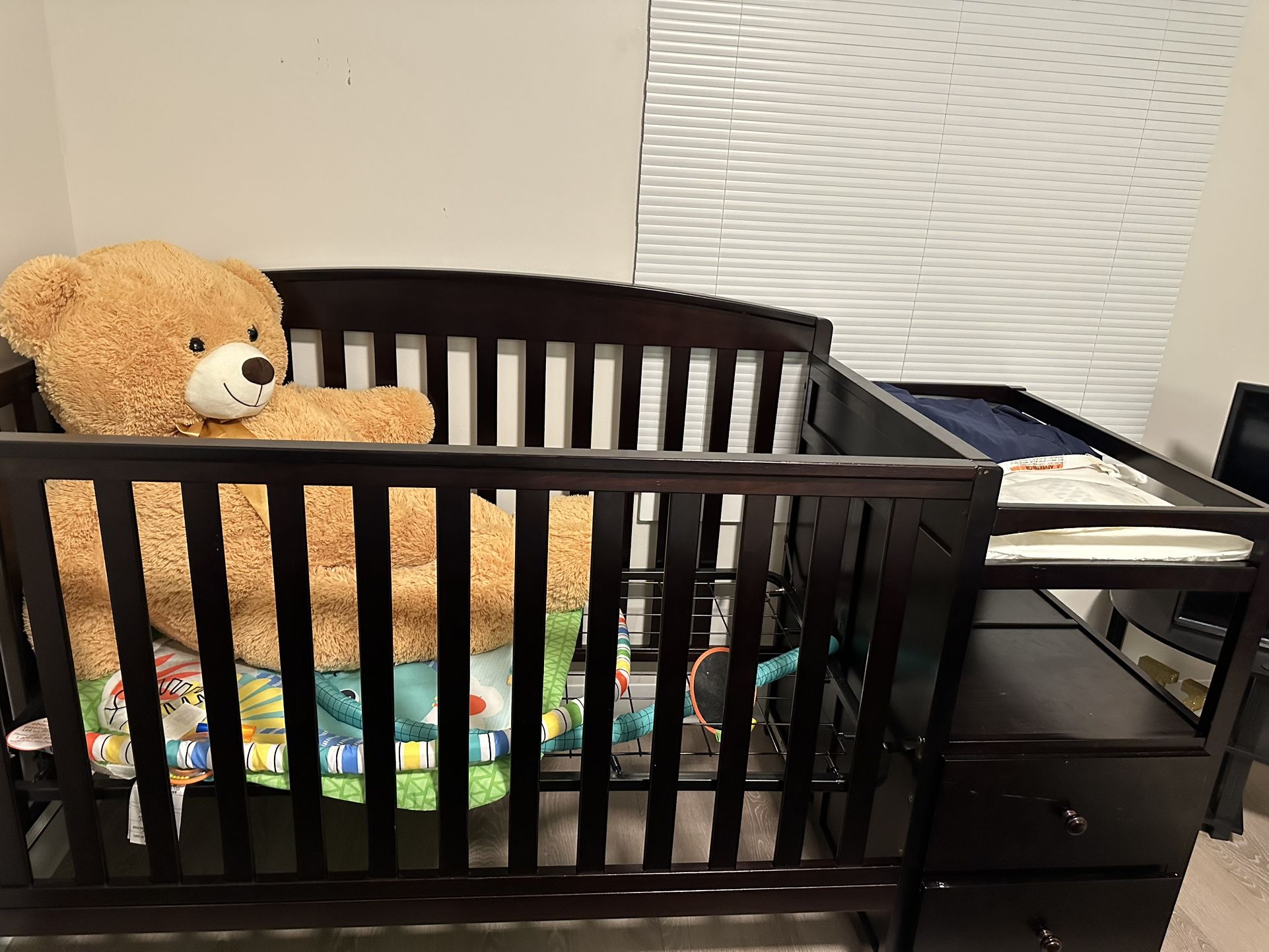 crib turns into toddler bed