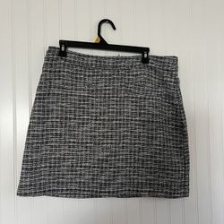 Women’s Form Fitting Skirt
