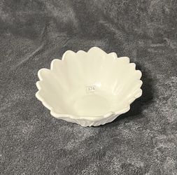 Vintage MCM Lily Pons Milk Glass Sunflower Serving or Candy Bowl by Indiana Glass. 