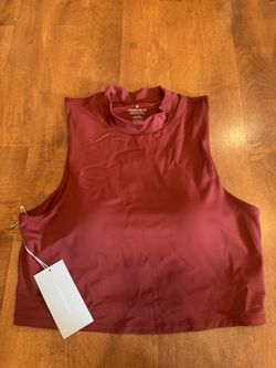 New with tags women’s Antonio Milani workout crop top shipping available