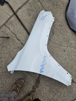 Jeep Grand Cherokee Right Passenger Fender OEM